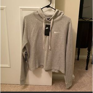Cropped Nike sweatshirt- thicker material